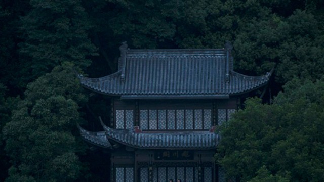 Dwelling in the Fuchun Mountains